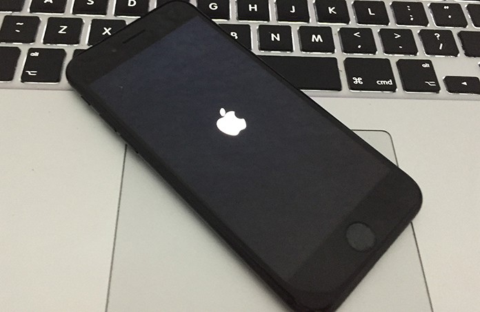 iphone 7 stuck on apple logo