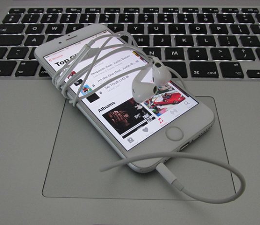 put music on iphone without itunes